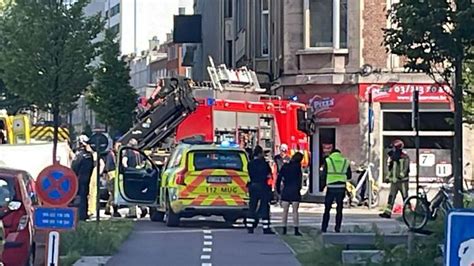 ongeval eeklo vandaag|Fietsster (41) in levensgevaar afgevoerd na aanrijding met ...